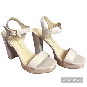 Chinese Laundry Alanah Nude Platform block heel Sandals ankle strap Size 8.5
